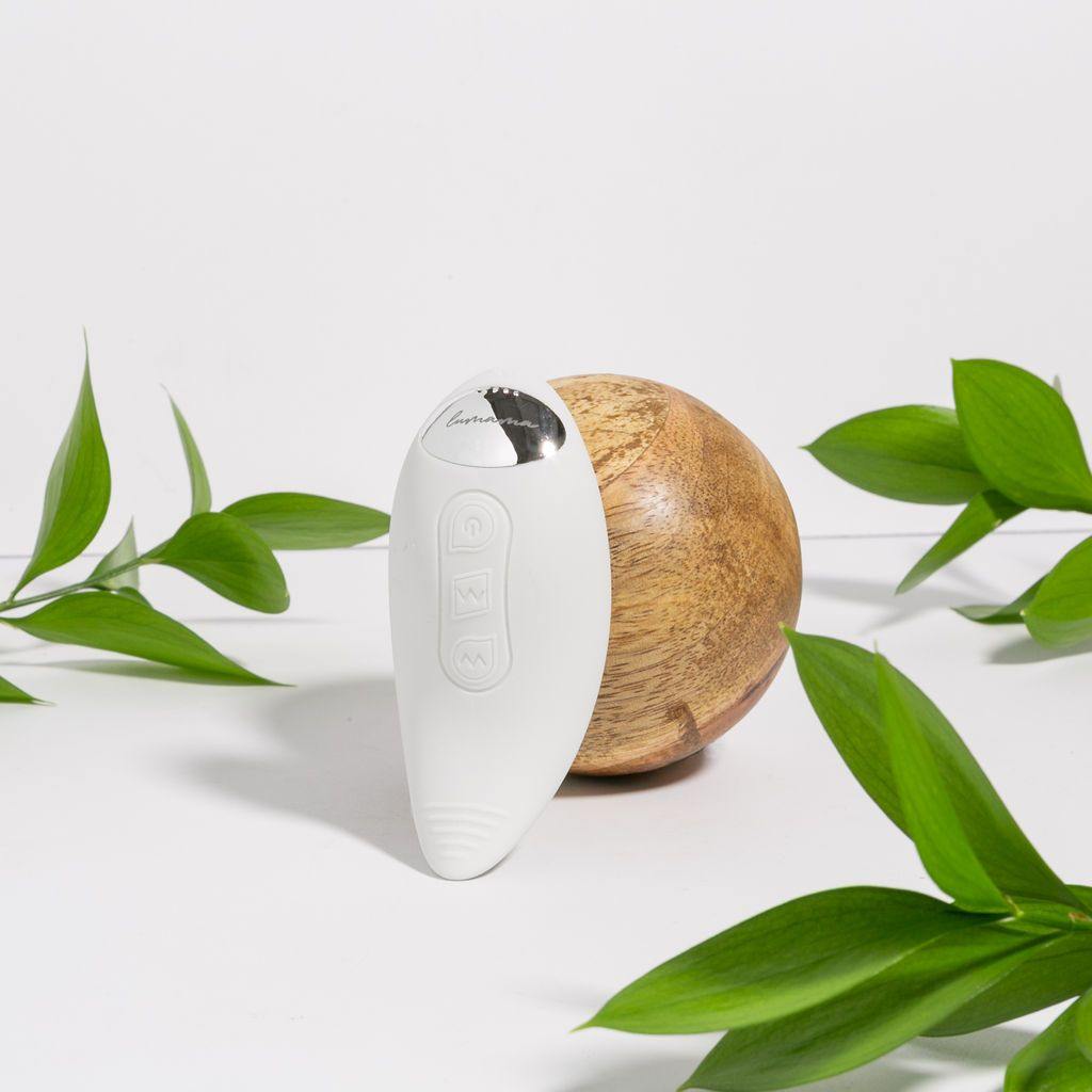 Lactation massager used for engorgement relief by Mammaease